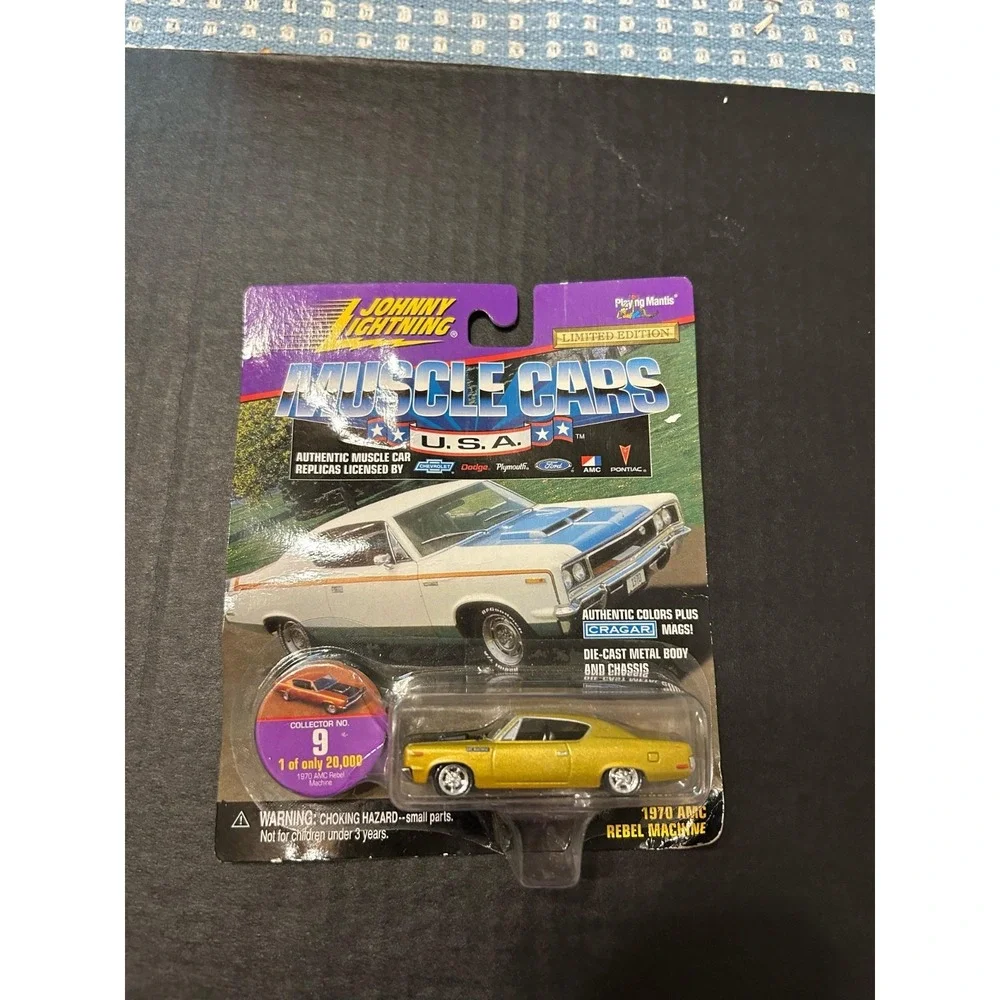 1998 Johnny Lightning Muscle Cars USA #9 1970 AMC REBEL MACHINE Gold
